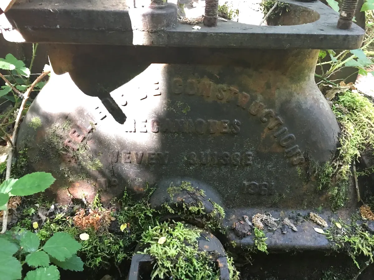 Inscripción de Ateliers de Constructions Mécaniques de Vevey en la maquinaria de la Fábrica da Luz de Cuntis